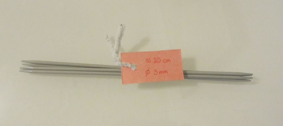 Sukkapuikot/neulontapuikot koko 3 mm