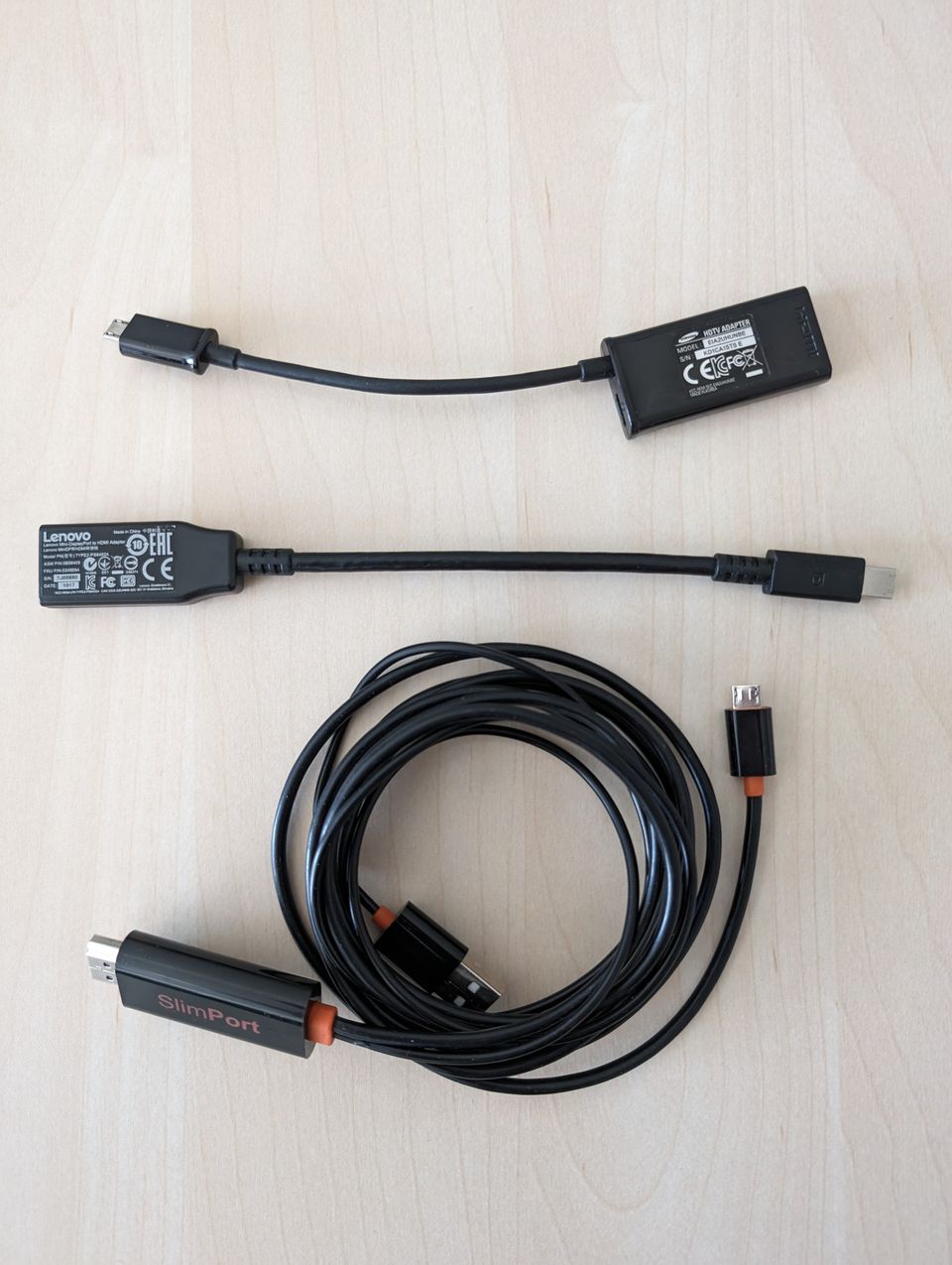 Adapterit Micro USB - HDMI ja Mini Displayport - HDMI