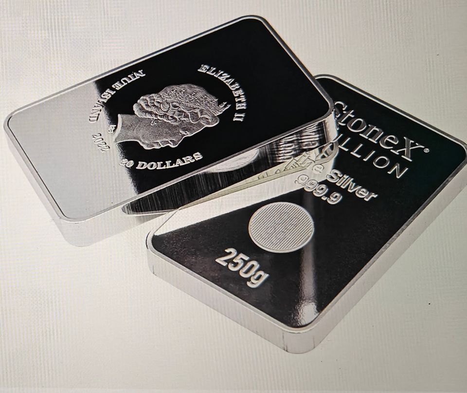 2022 250 grams $20 NZD Niue StoneX Silver Coin-Bar