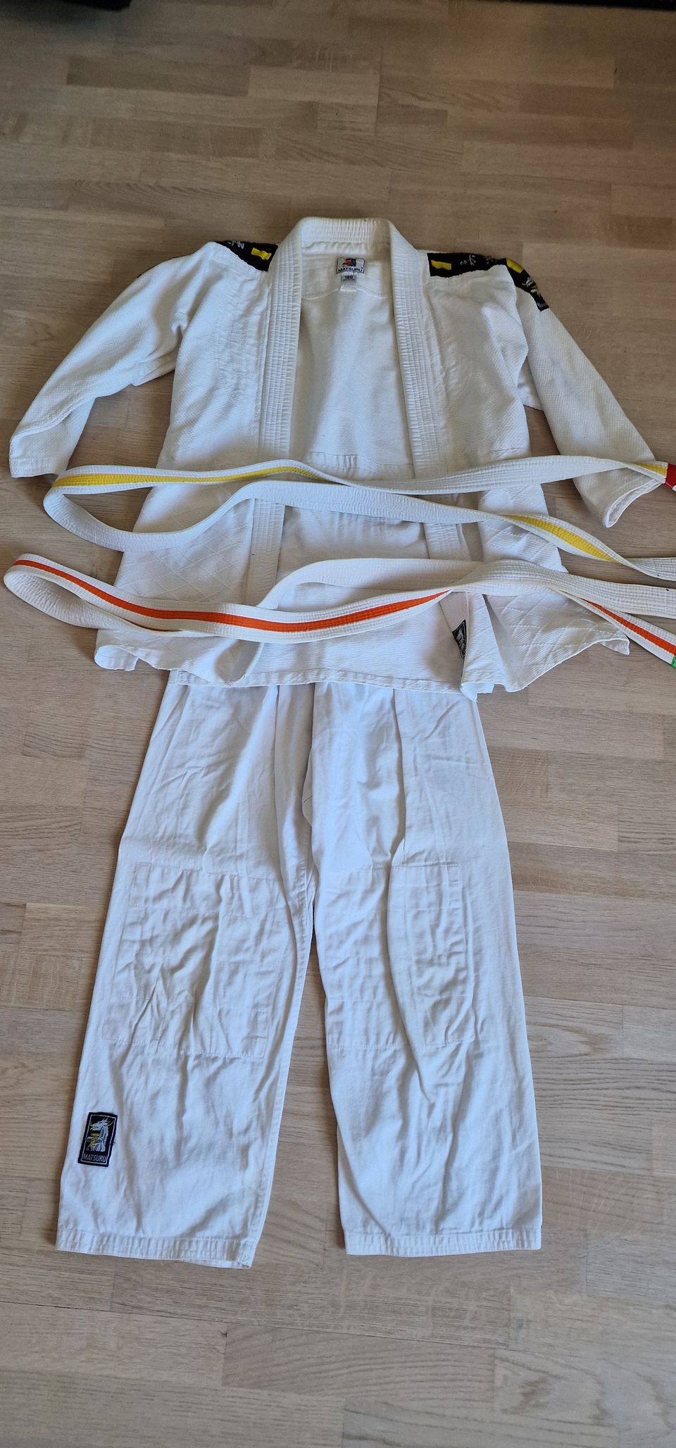 Jujustu / Martial Arts Dress. Size 160 with belt.