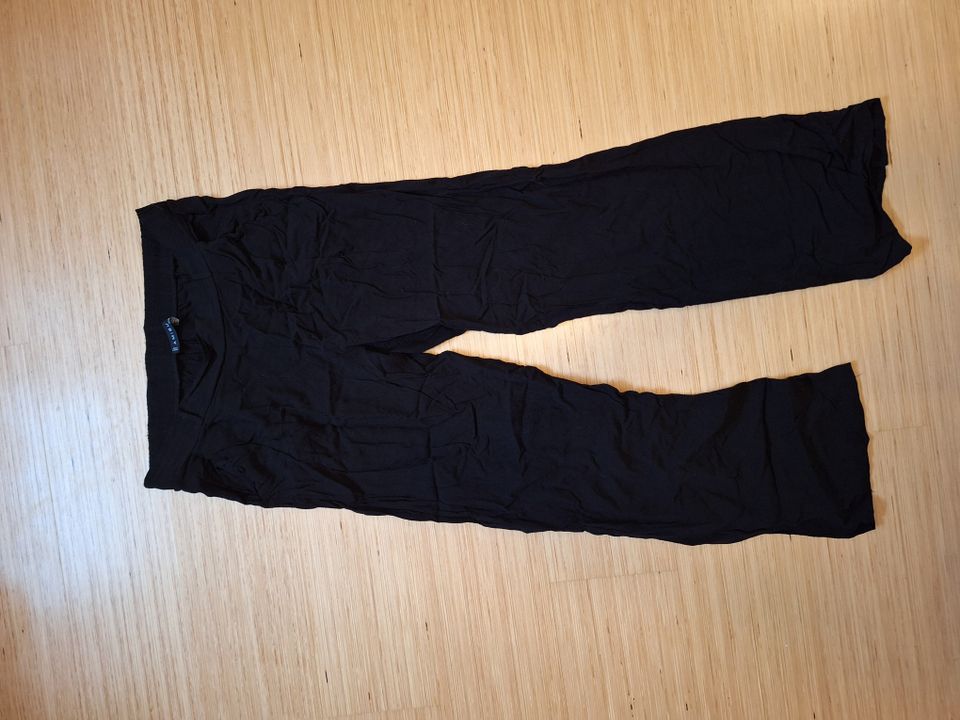 Mustat kevyet kangas housut, koko 46