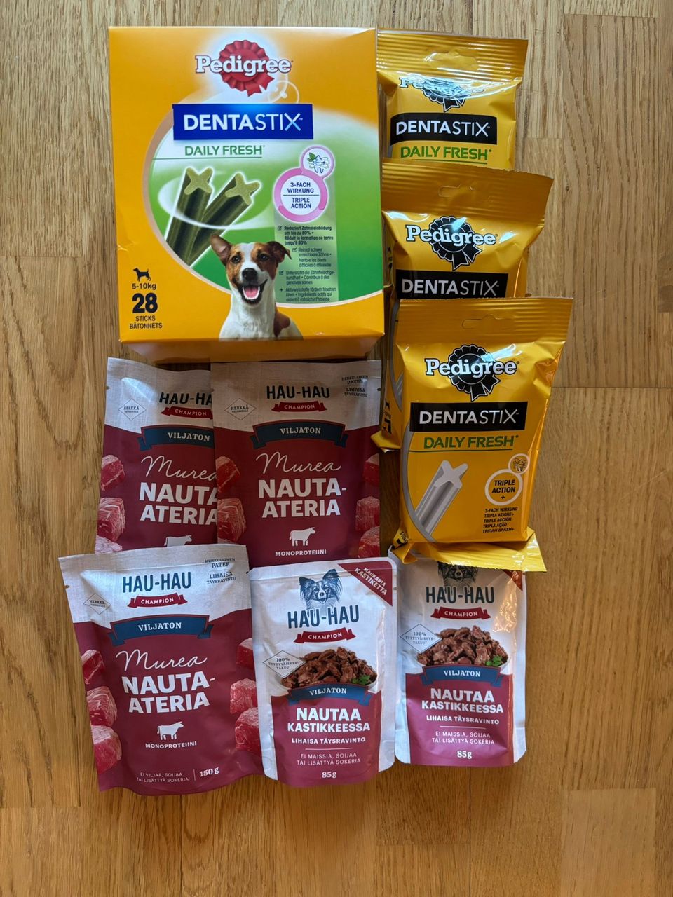 Pedigree dentastix daily fresh ja Hau-Hau märkäruokaa