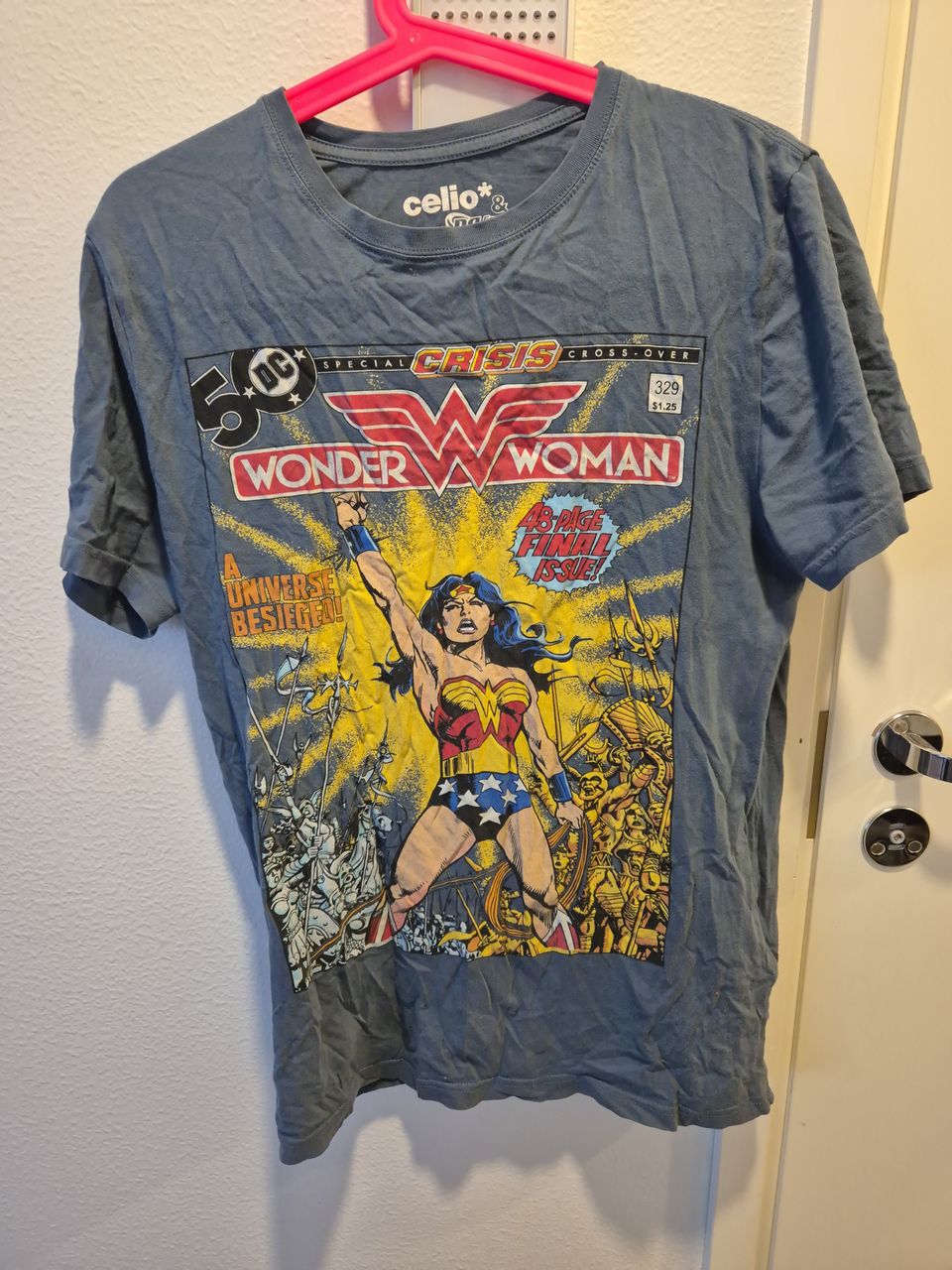 Myydään Wonder Woman T-paita