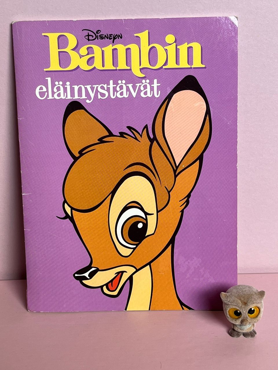 Disney Bambi -kirjanen ja pöllö -figuuri