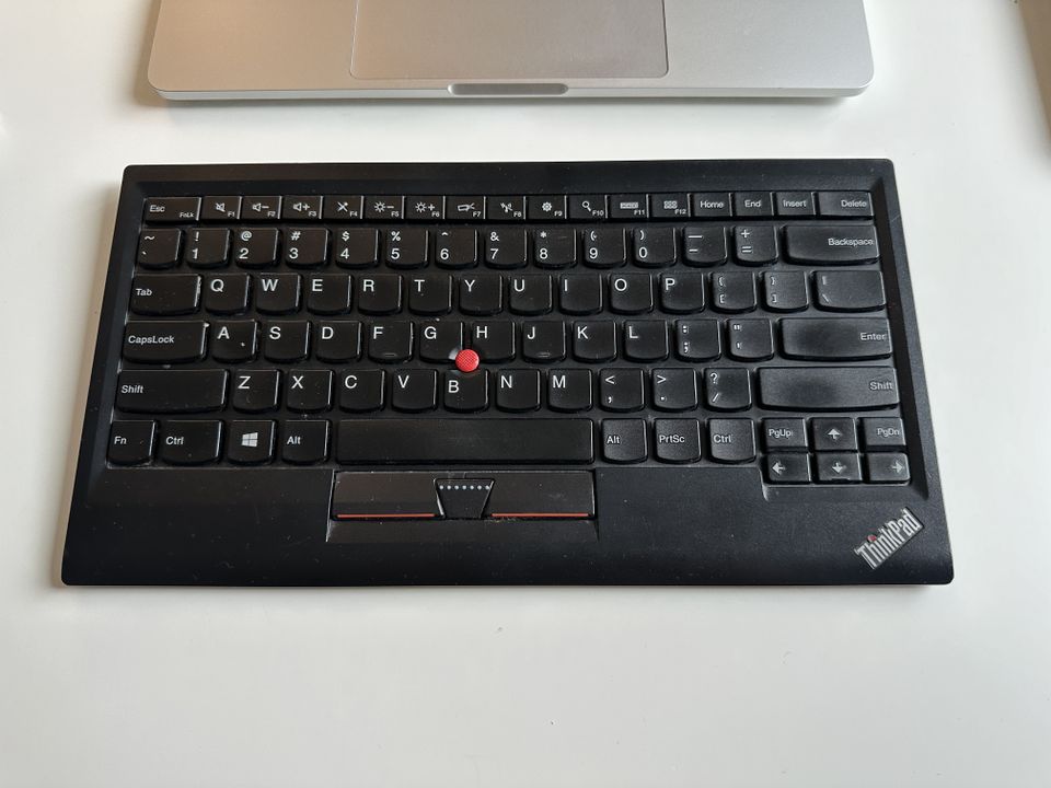 Lenovo ThinkPad TrackPoint Keyboard näppäimistö
