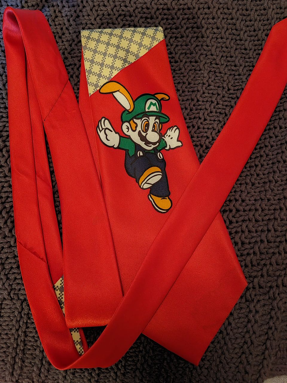 Super-Mario kravatti