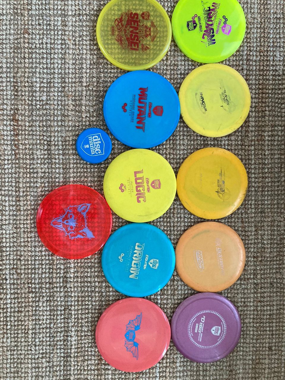 Frisbee golf kiekkoja sekä bägi