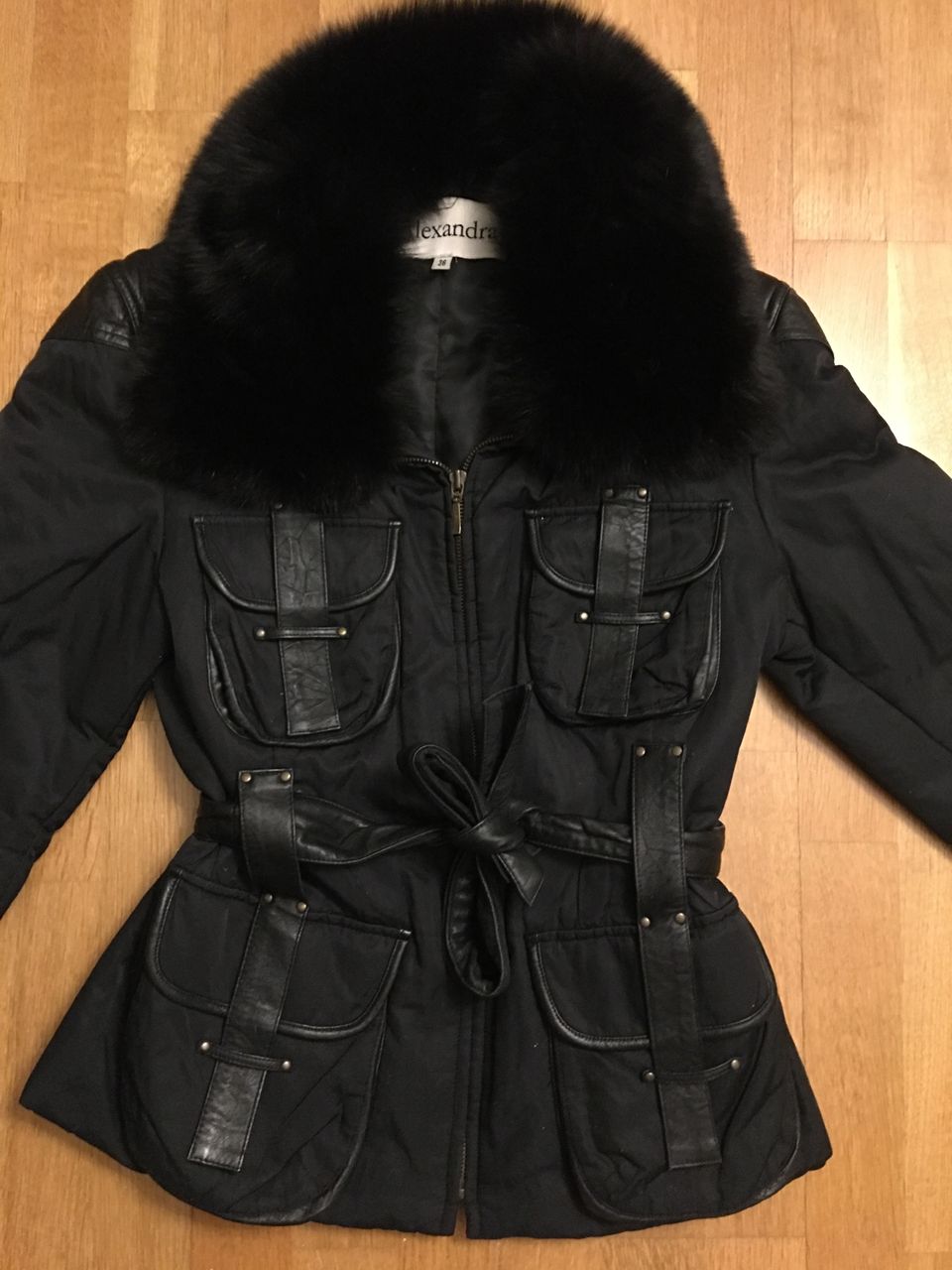 Musta takki Alexandra 36