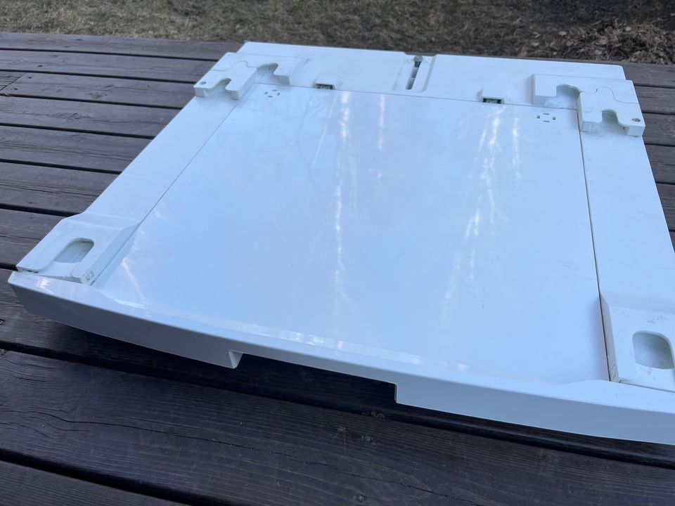 Electrolux pesutornin (60cm) väliasennussarja valkoinen