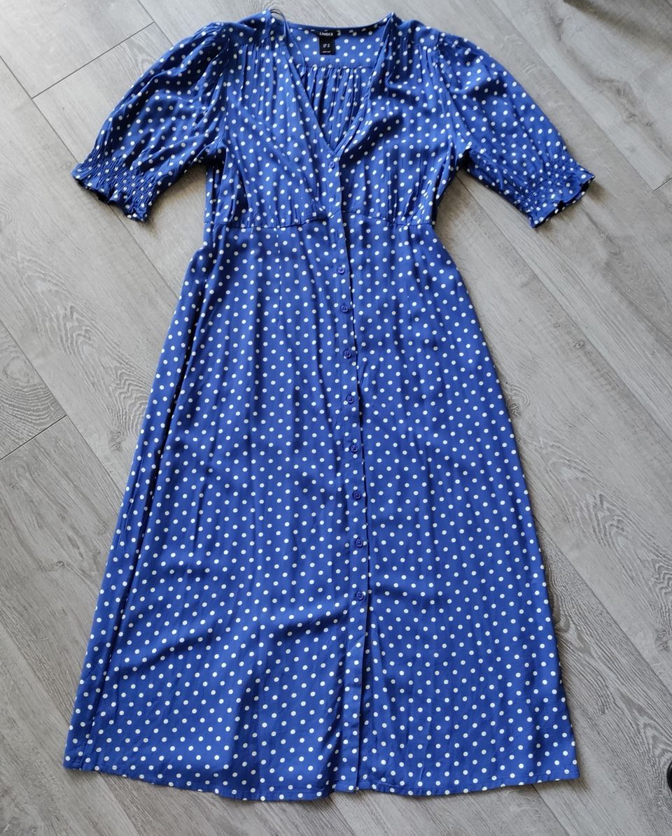 Naisellinen ja kaunis sininen Lindexin mekko, koko M