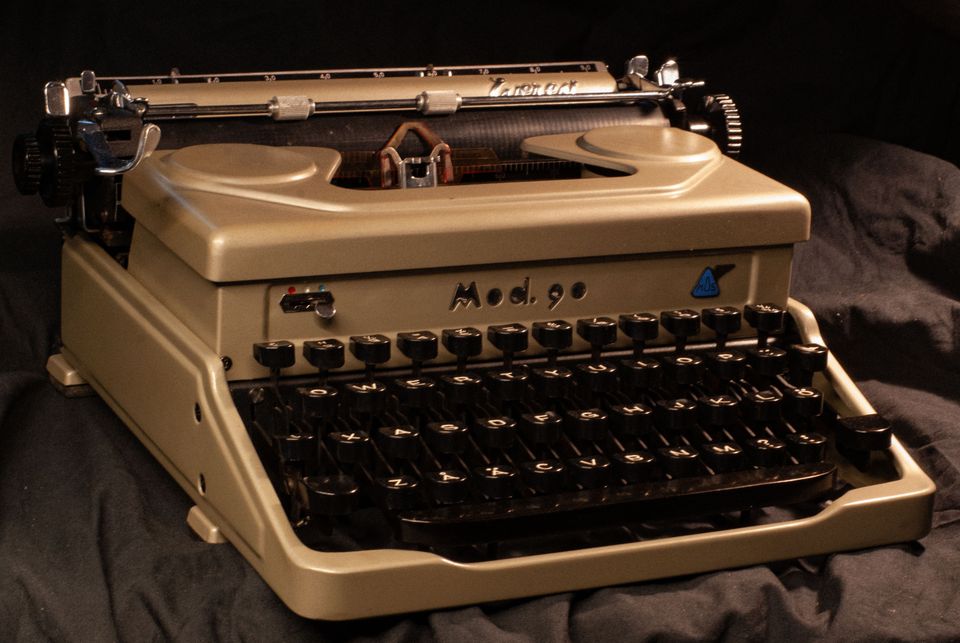 Huollettu kirjoituskone, Everest Mod. 90