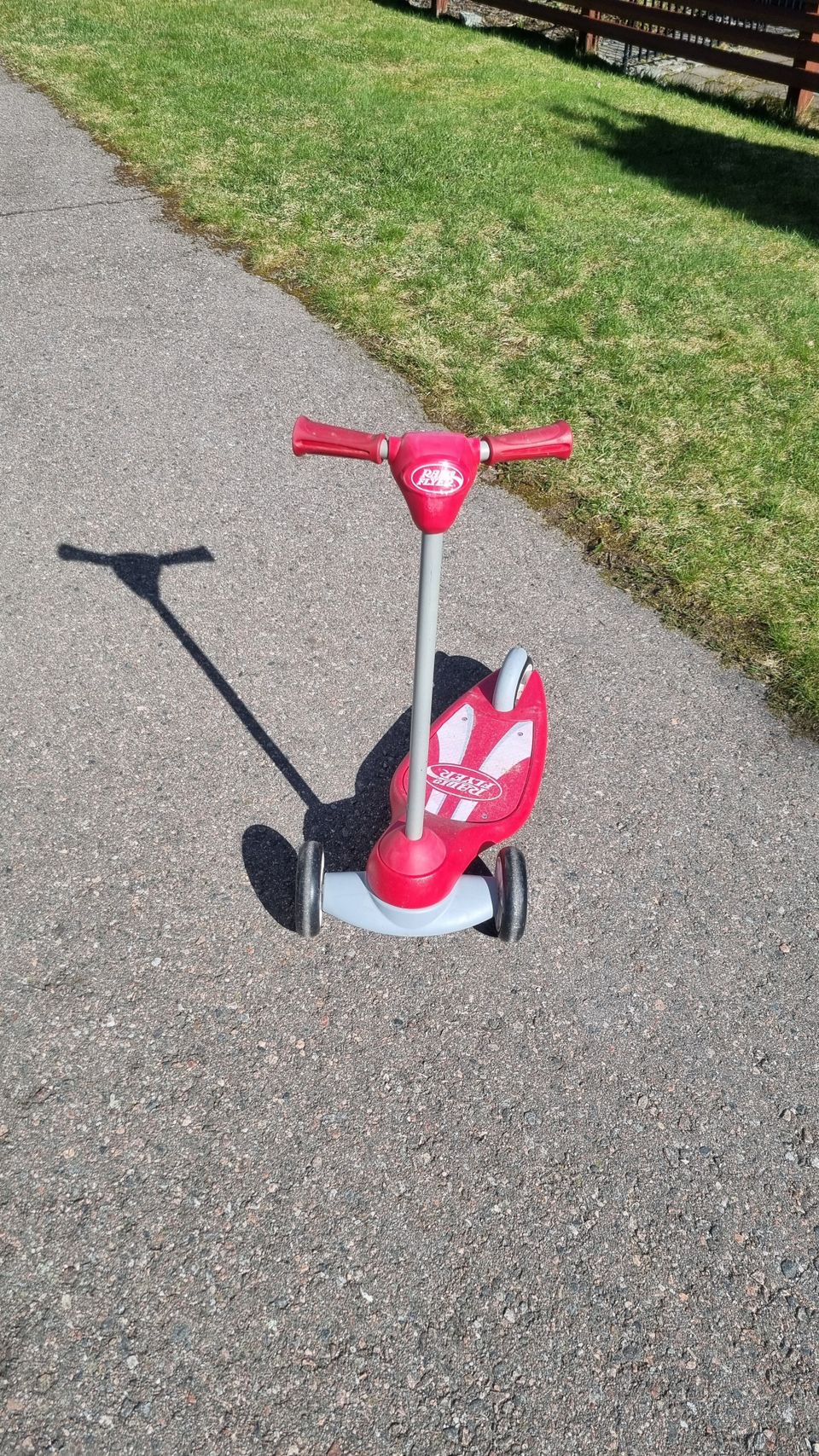 Radio Flyer, kolmipyöräinen skootti