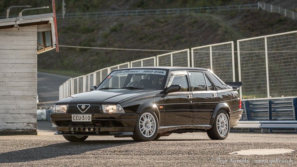 Alfa Romeo 75 osia