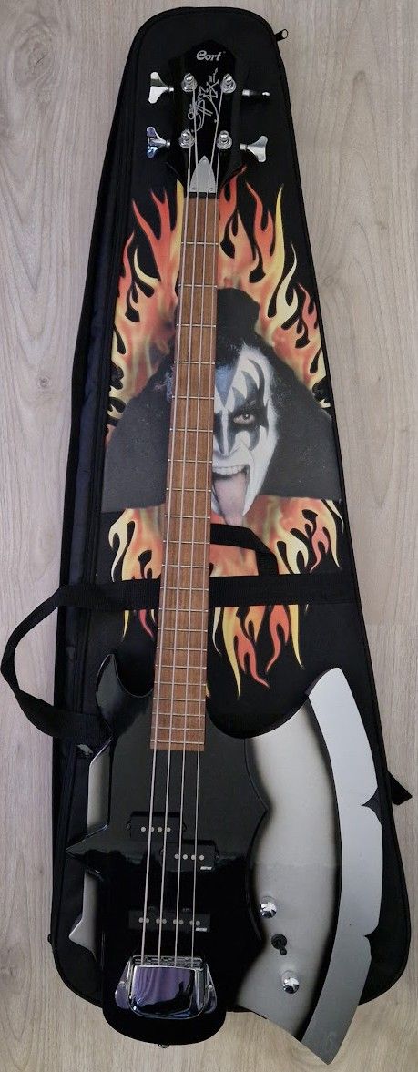 Cort Gene Simmons Axe basso