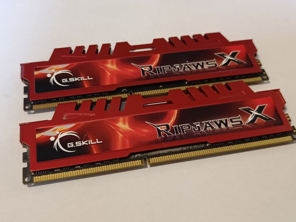 16GB (2x8GB) G.SKILL RipjawsX DDR3 1600MHZ Muistikammat