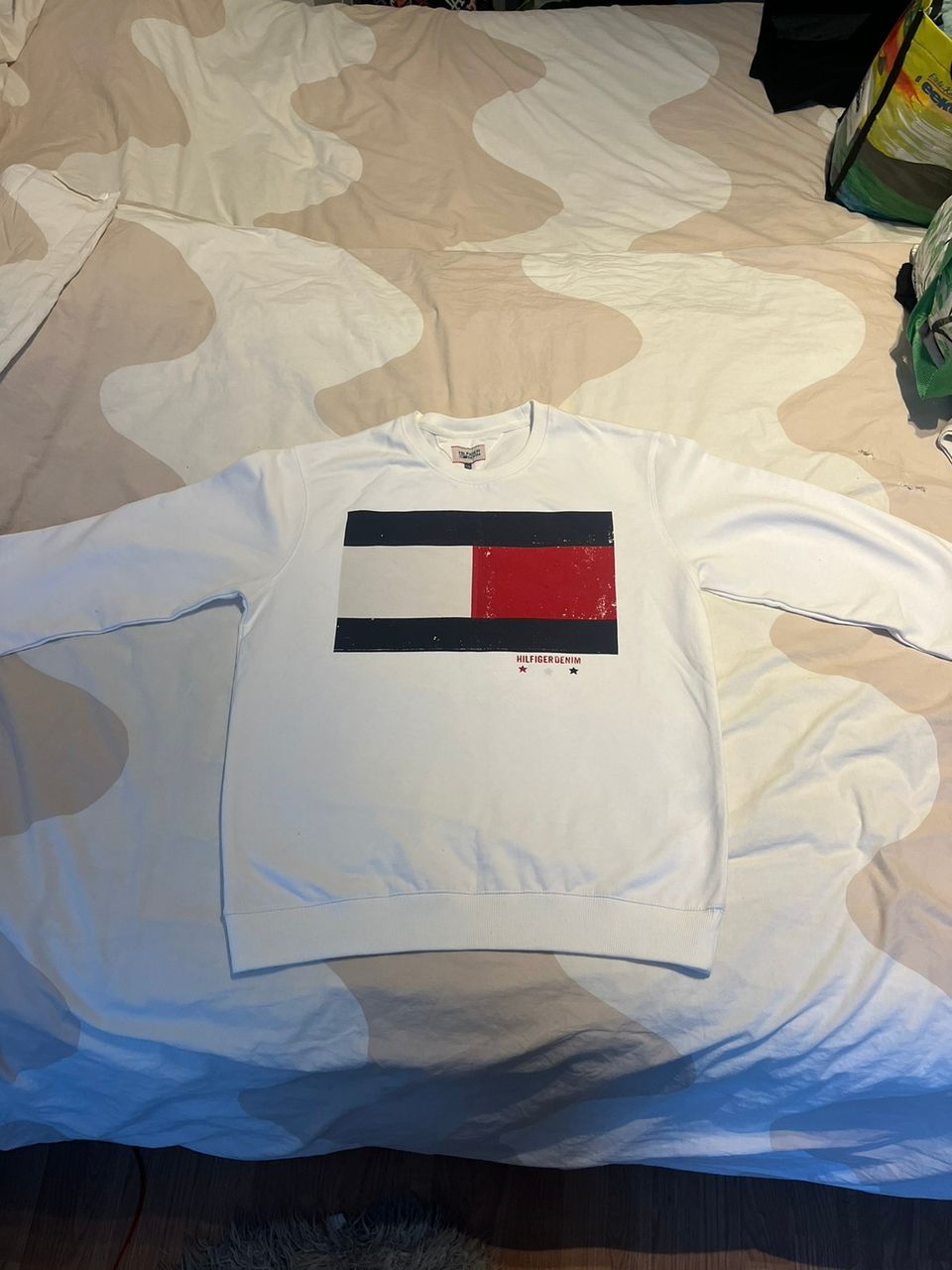 Tommy Hilfiger paita