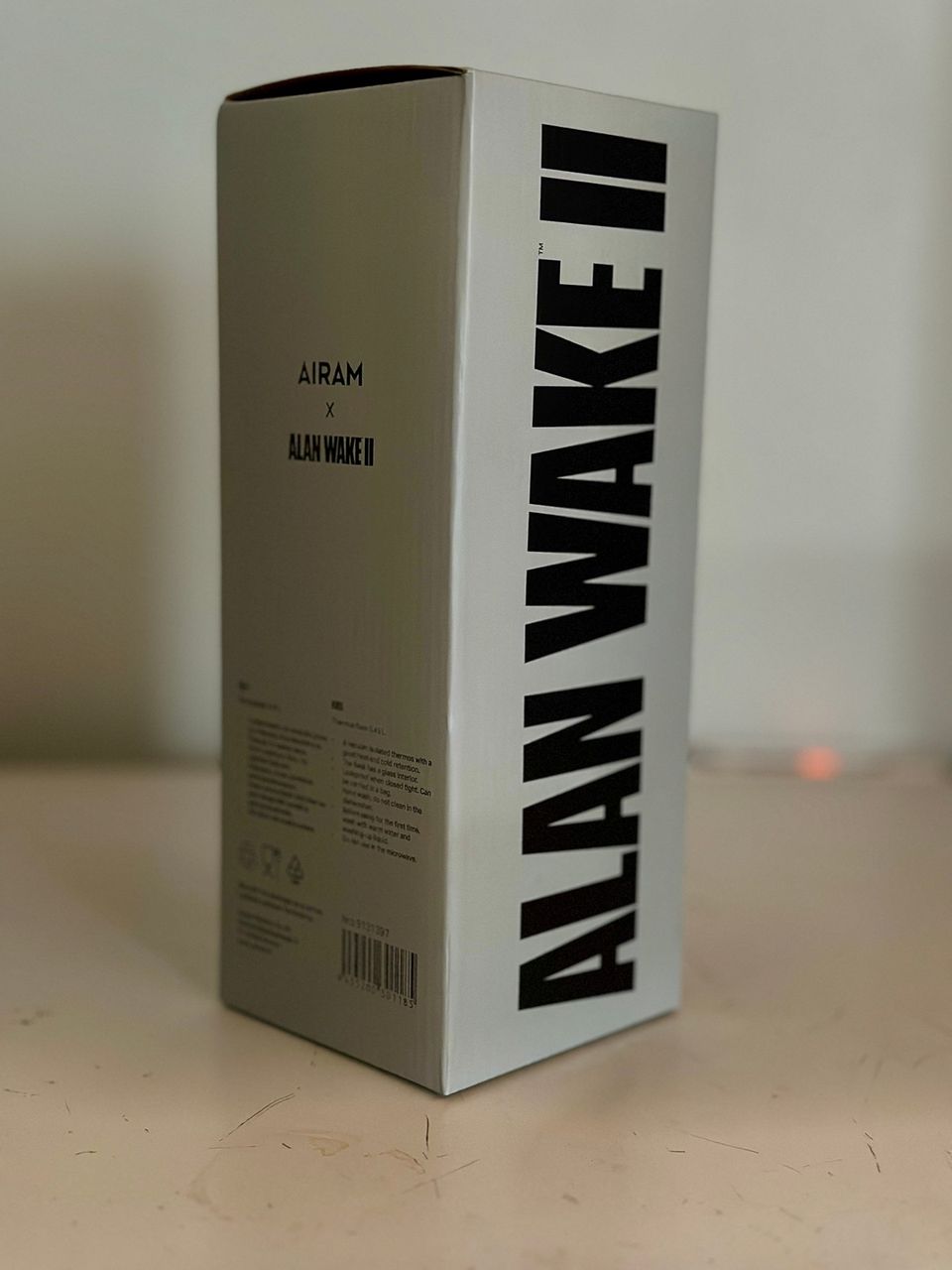 Airam x Alan Wake II Termospullo 0.45L (Avaamaton)