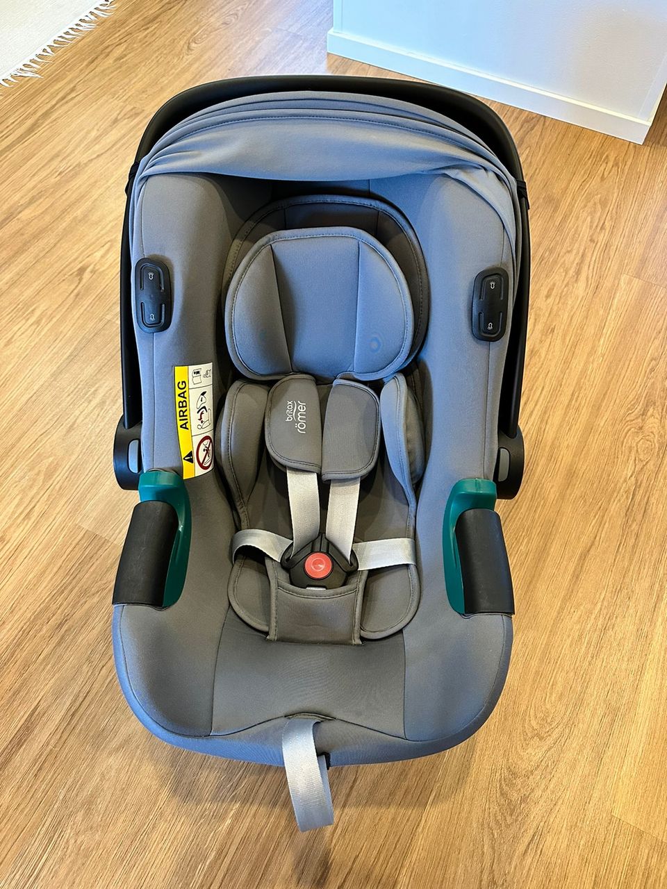 Britax Baby-Safe iSense turvakaukalo