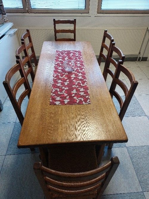 Pöytä tammi+ 8 tuolia