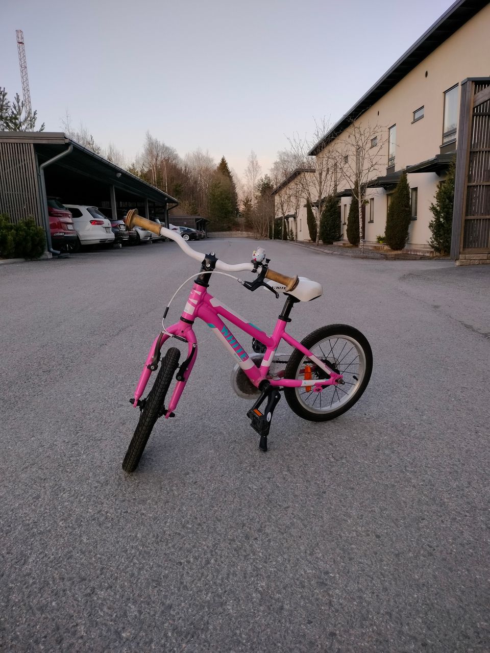 Lasten pyörä 16