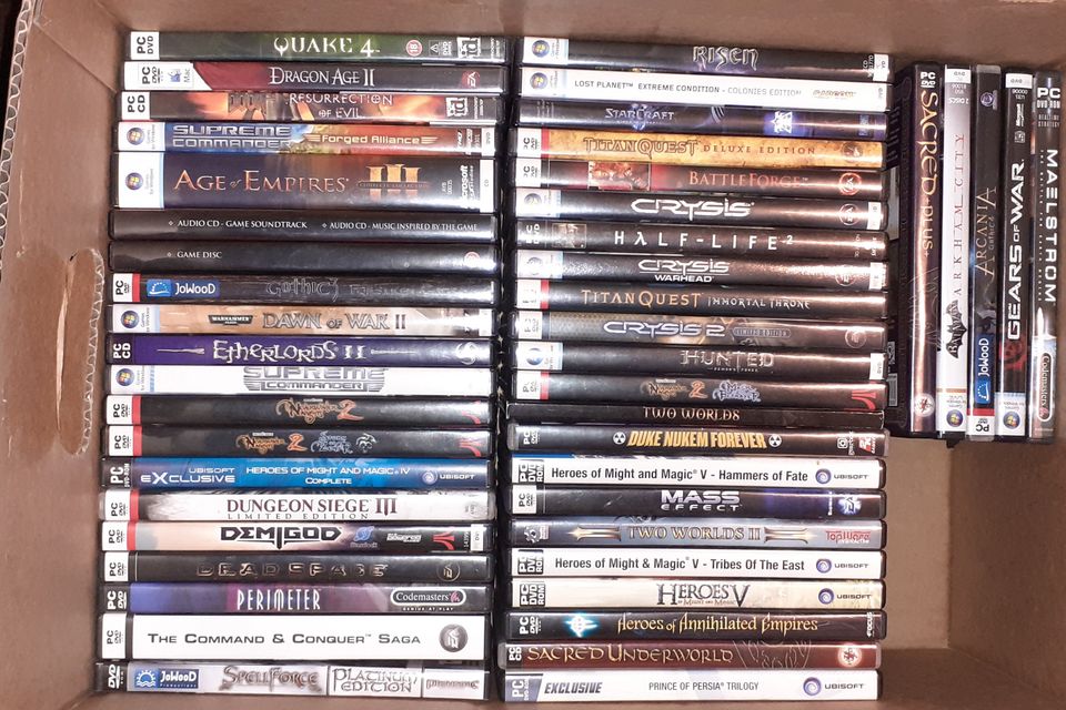 62 käytettyä PC-peliä (DVD)
