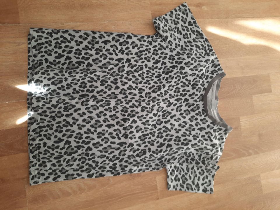 Leopardikuvioinen t-paita 150cm