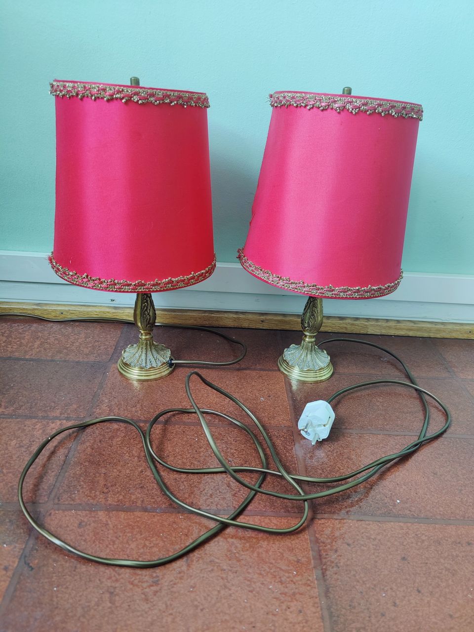 Pinkki vintage pöytälamppu 2 kpl (yhteishinta)