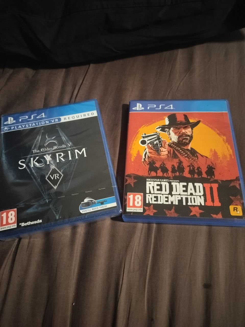 Skyrim VR & Red Dead Redemption 2 ps4