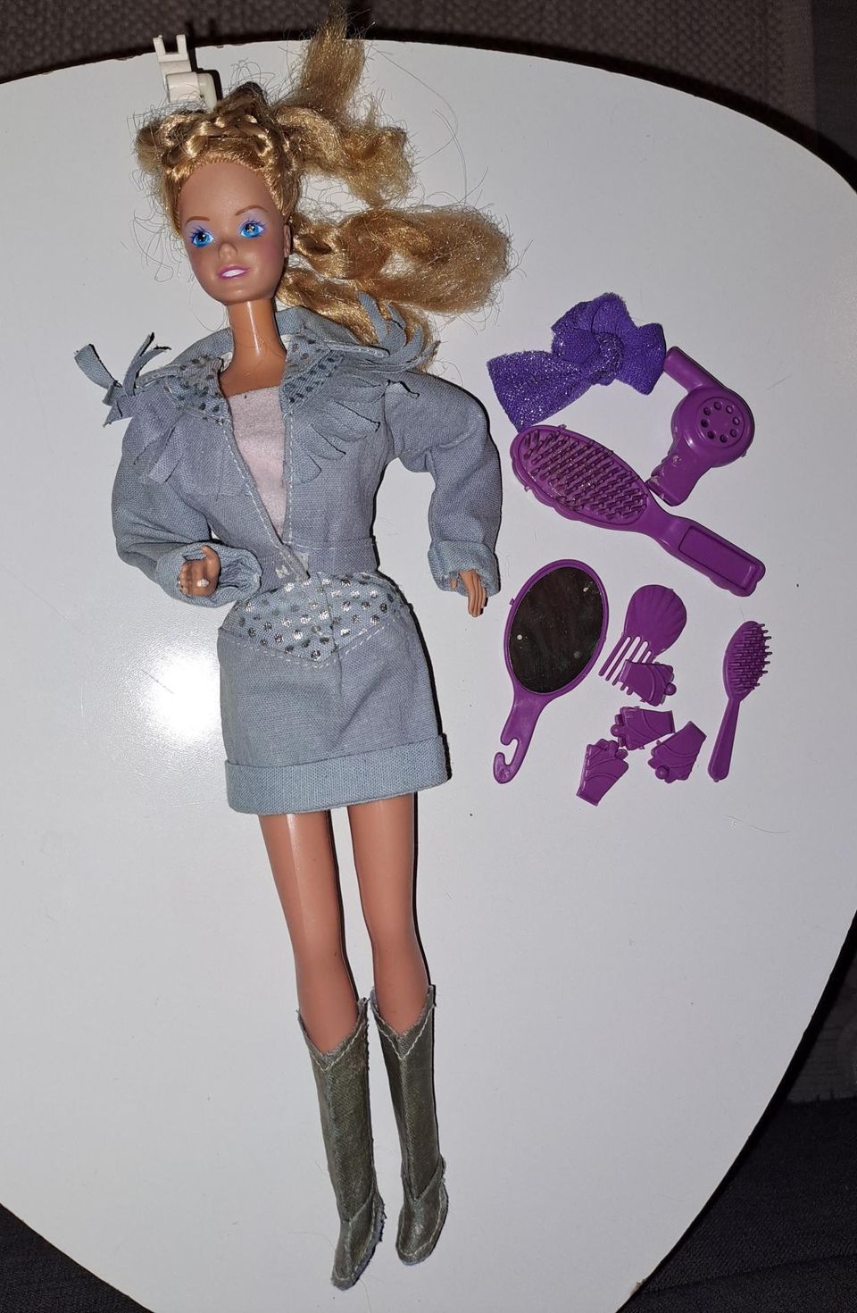 Barbie super hair