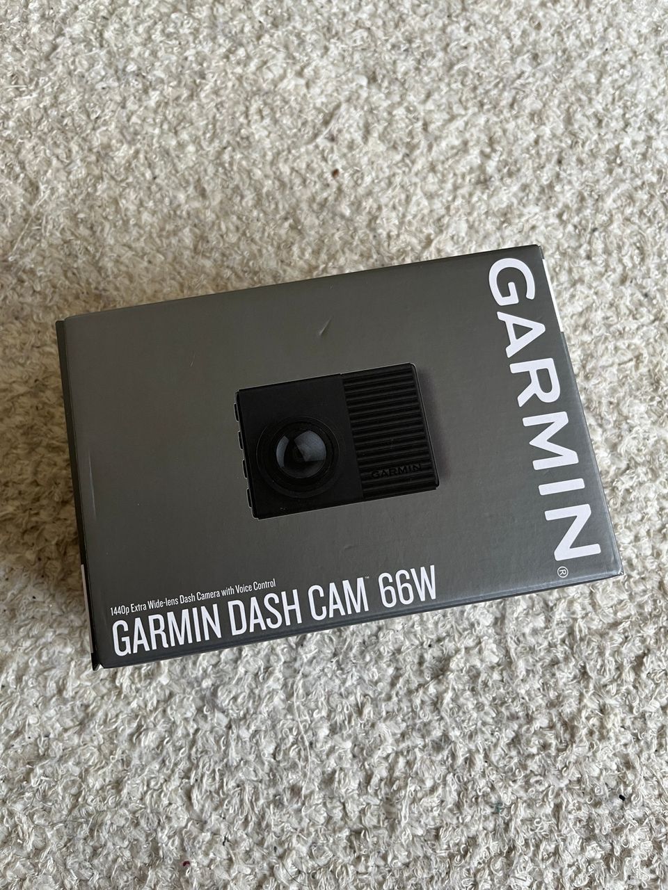 Garmin Dash Cam 66W