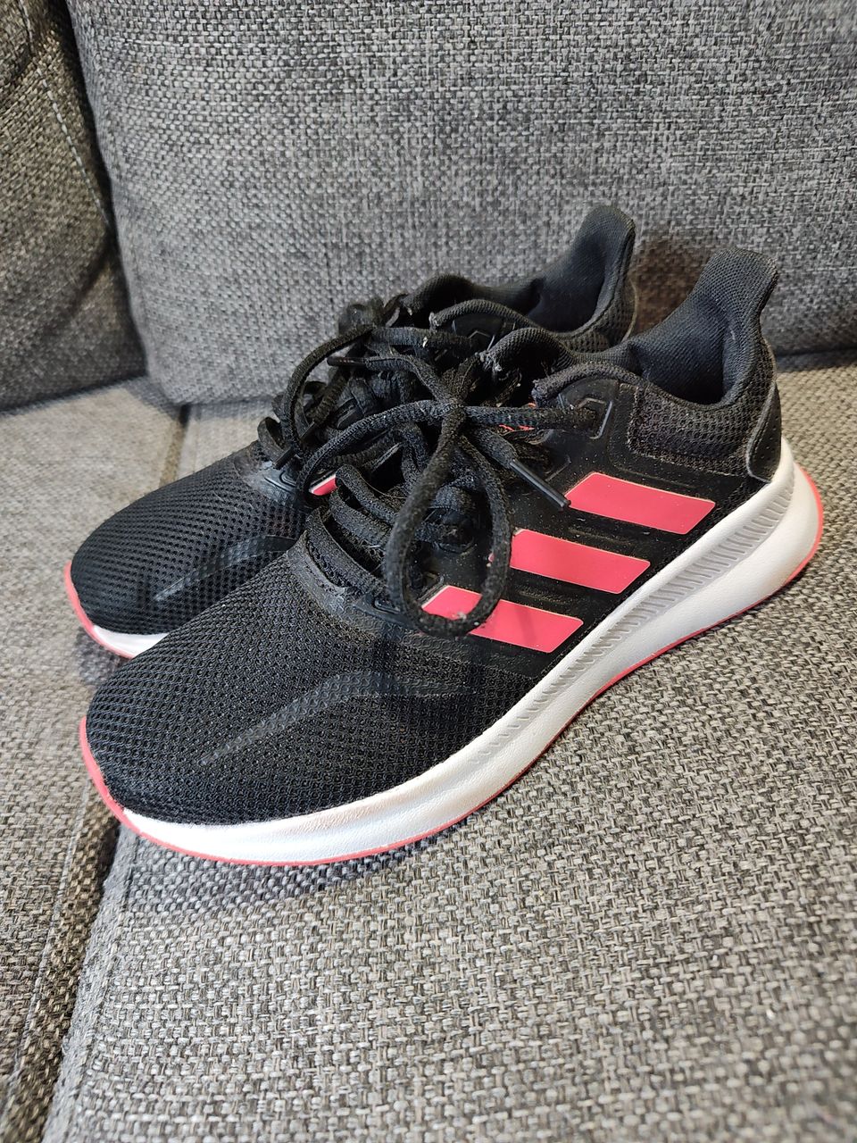 Adidas treenikengät 36