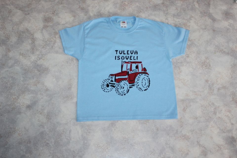 Traktori t-paita Tuleva isoveli teksti 104cm (uusi)