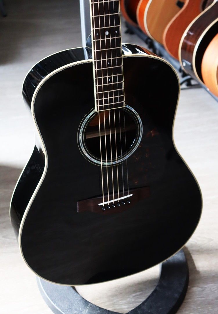 Yamaha LL6BL ARE elektroakustinen kitara