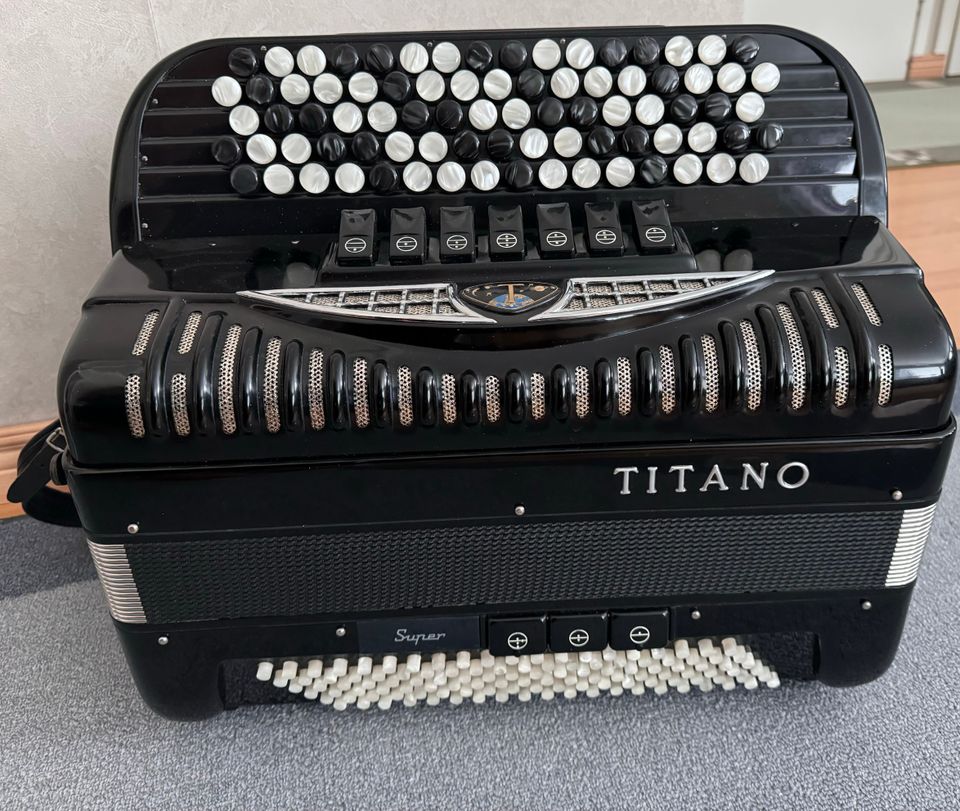 Titano Super 3-äk harmonikka