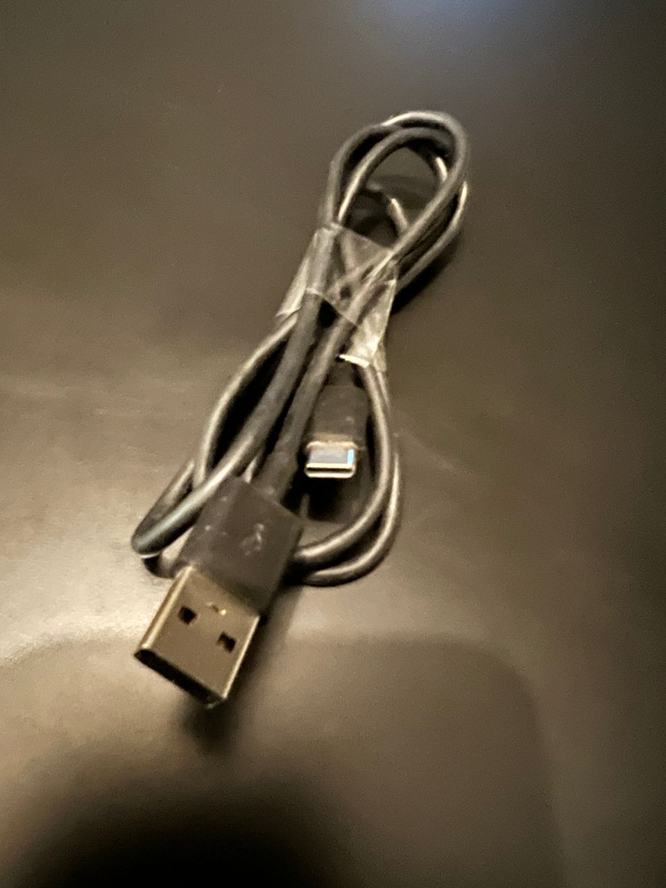 USB-A–USB-C-kaapeli (100cm)