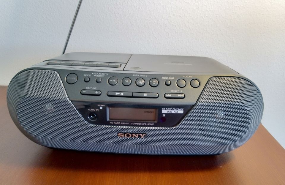 Sony CD Radio Casette soitin