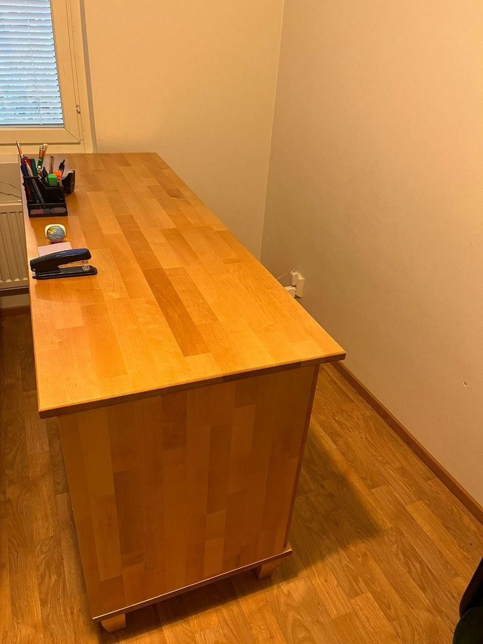 Työpöytä koivu/ Wooden Desk