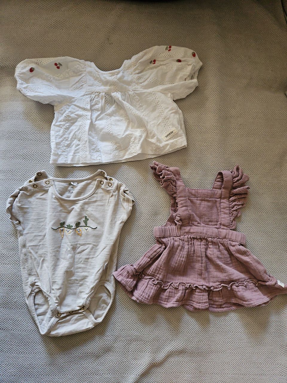 Vauvan vaatteet