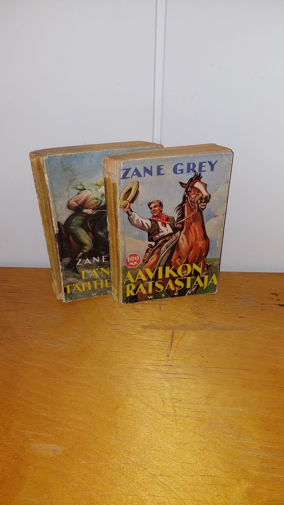 2 kirjaa Grey, Zane: Aavikon ratsastaja ja Lännen tähtien alla