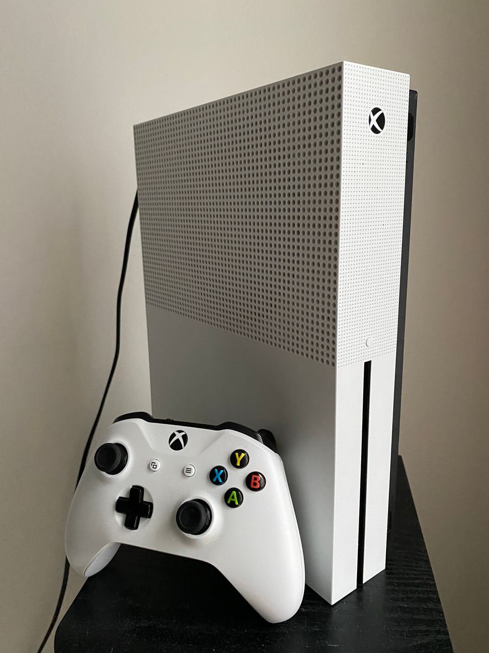 Xbox one s 500gb + 1kpl ohjain