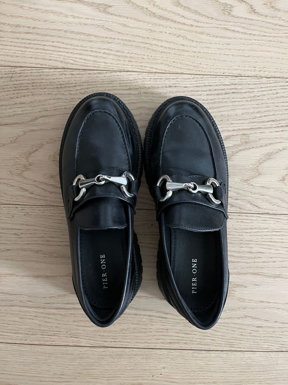 Pier One Loaferit