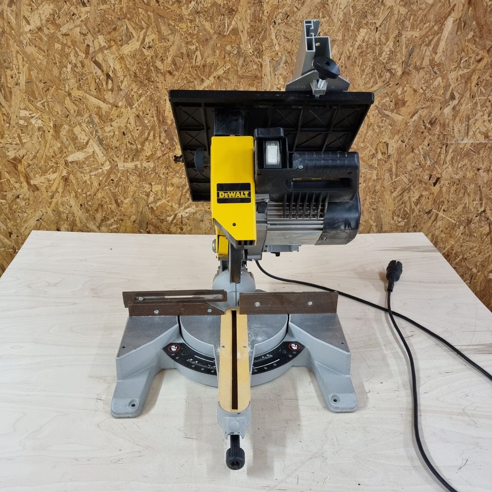 Katkaisu- ja jiirisaha DeWalt DW711 1300W 260mm terä