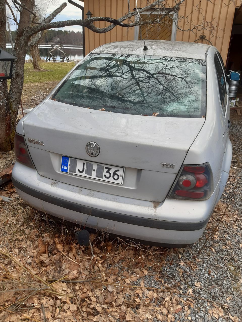 VW - Boran osia  0405107157