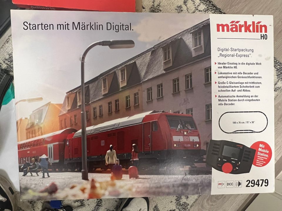 Märklin-pienoisrautatiepaketti tai erikseen