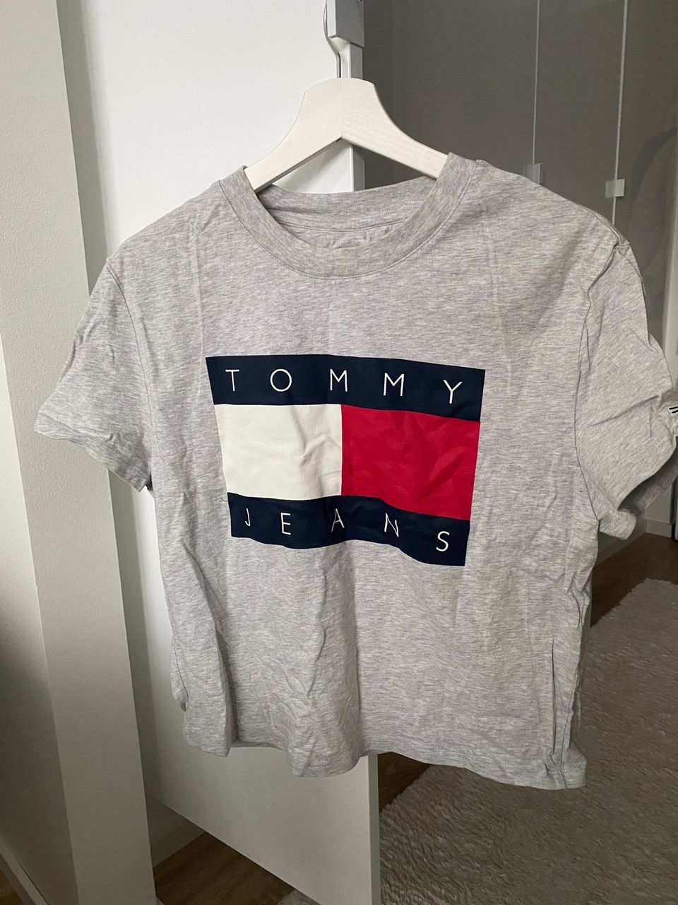 Tommy Hilfiger t-paita