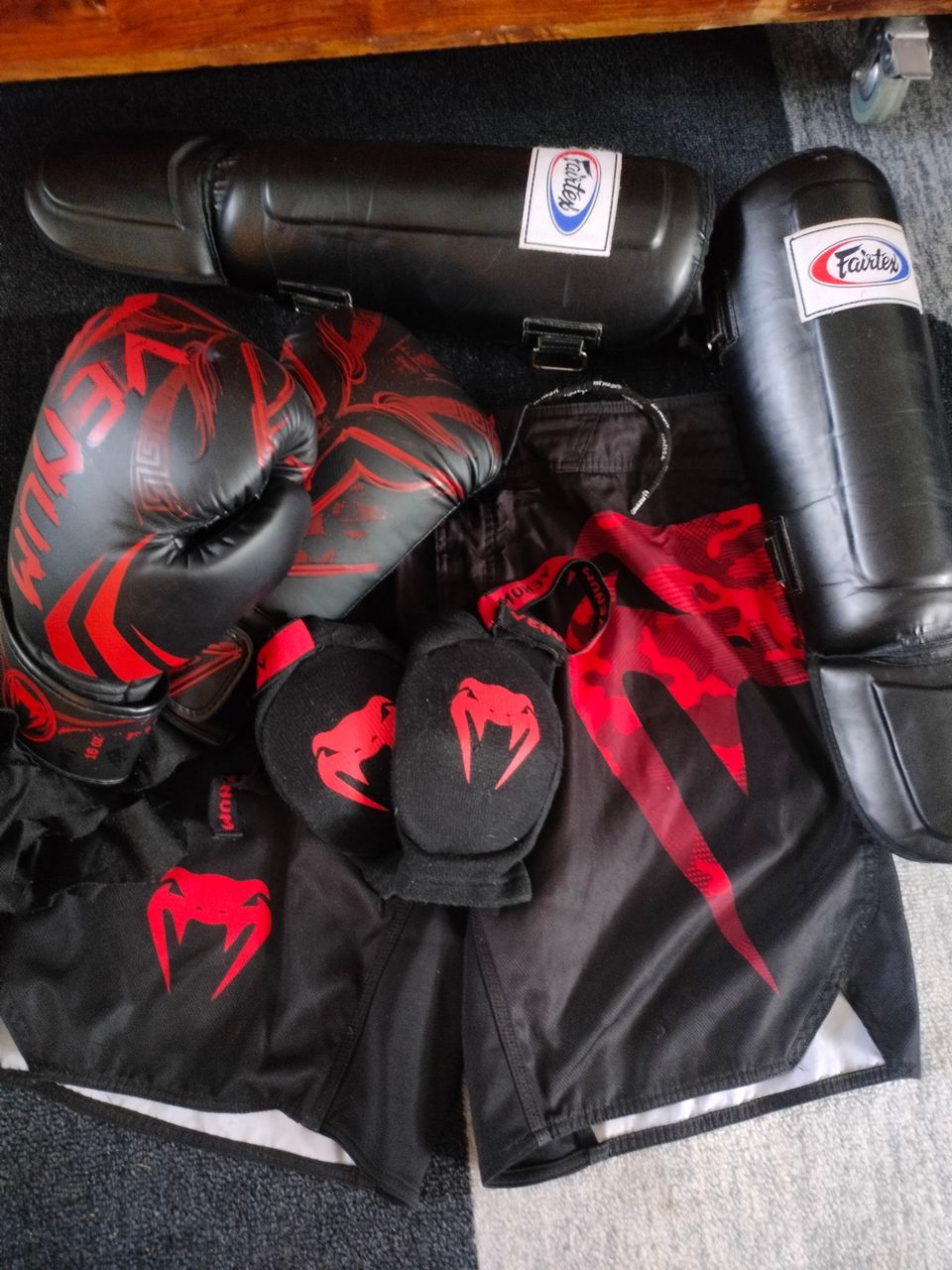 Kickboxing/Muay thai varusteet