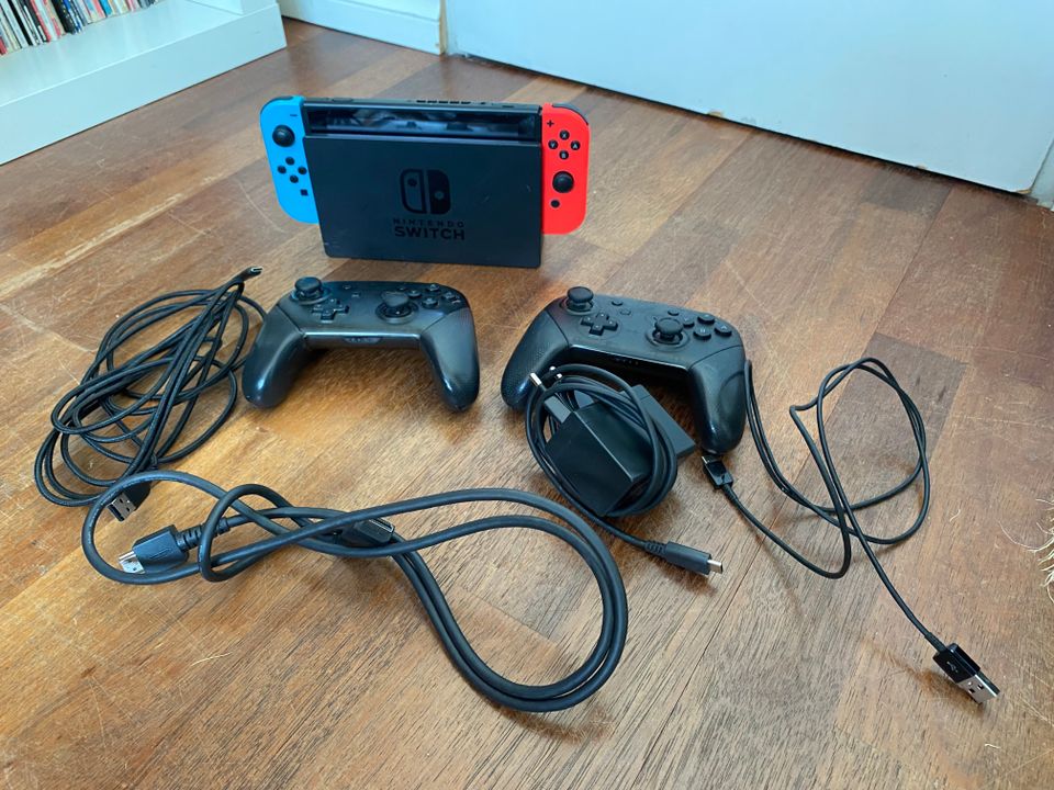 Nintendo Switch konsoli + pro controller