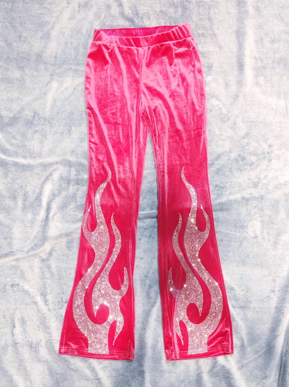 Upeat uudet pinkit housut liekkikuviot XS/S
