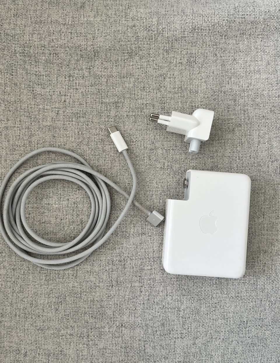 Apple Macbook Pro Charger 140W Magsafe3