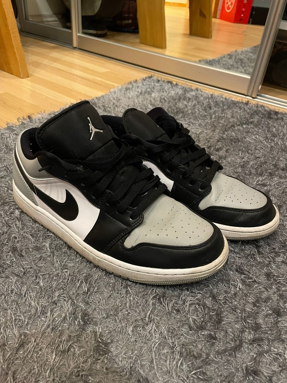 Jordan 1 low shadow toe